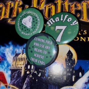 HANDMADE AND DESIGNED SLYTHERIN PIN PACK🐍🤍